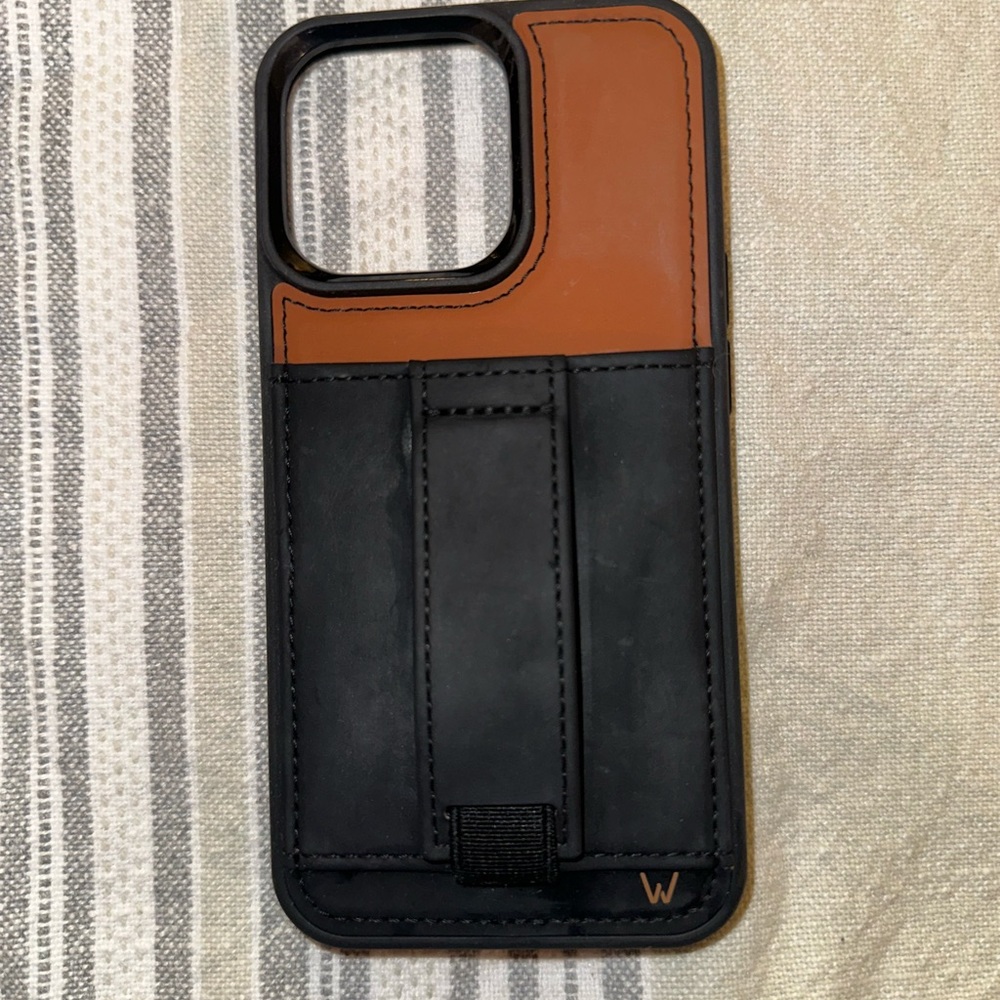 Walli iPhone 13 Pro Case
